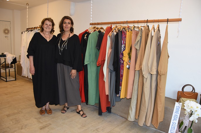 Urla'da Modanın Kalbi MÜMTAZE Giyim'de Atıyor